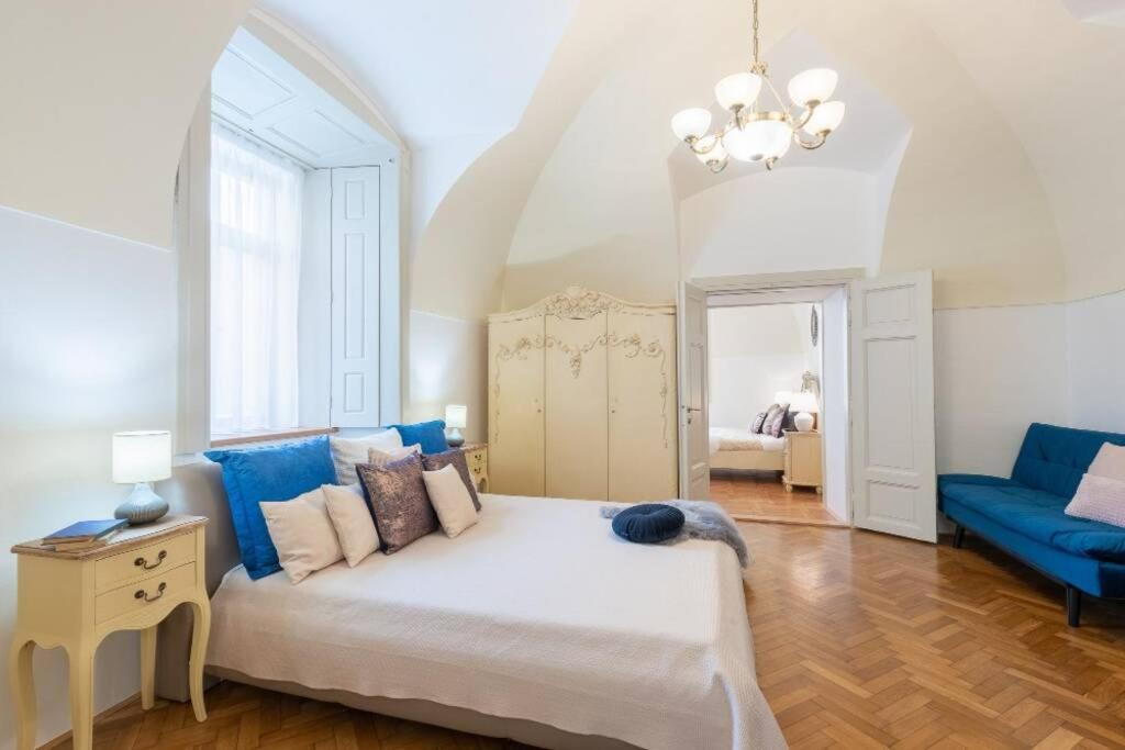 Rose Apartments / Romantic & Cozy / City Center Praag Buitenkant foto