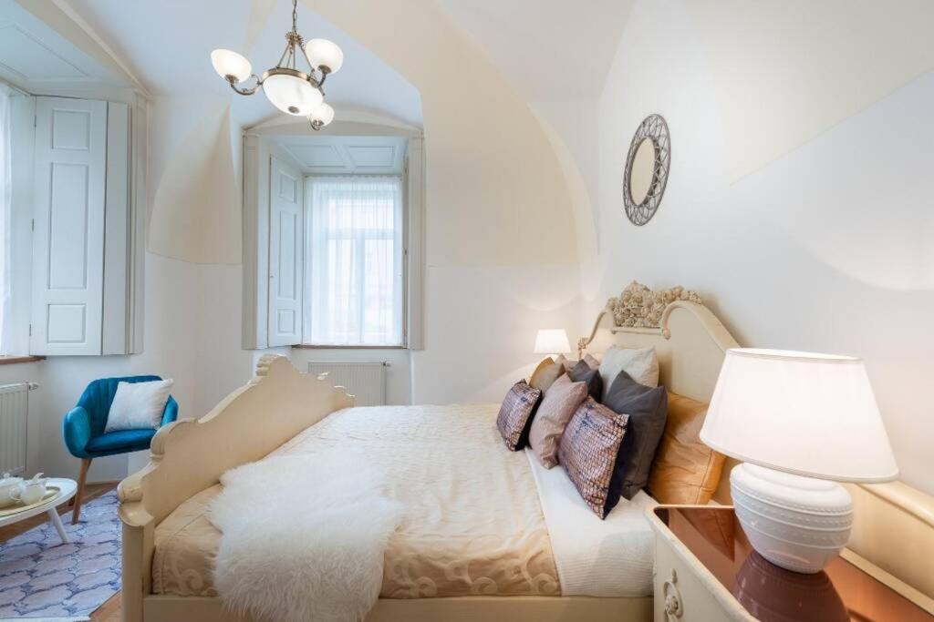 Rose Apartments / Romantic & Cozy / City Center Praag Buitenkant foto