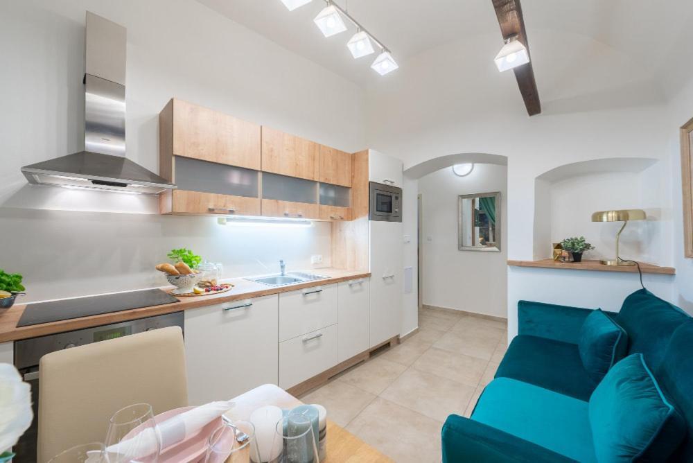 Rose Apartments / Romantic & Cozy / City Center Praag Buitenkant foto