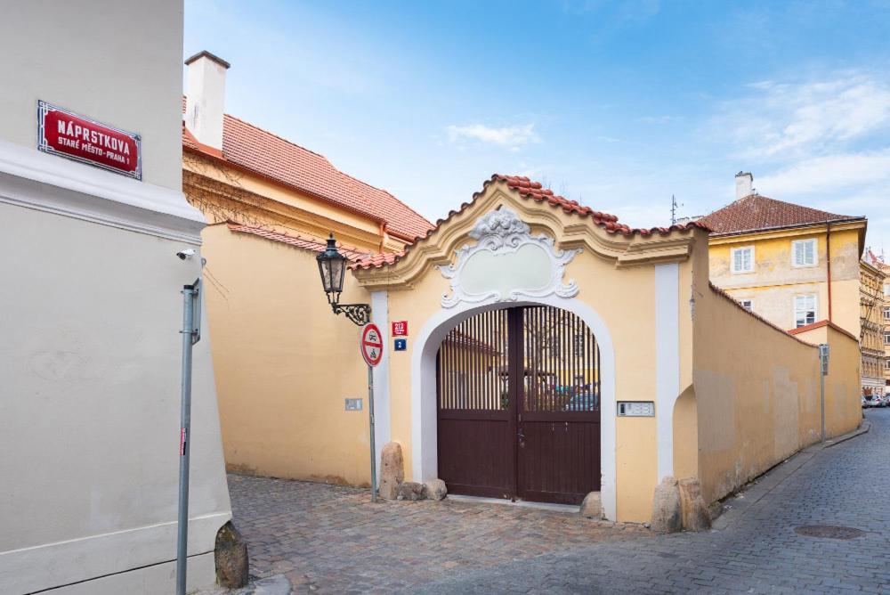 Rose Apartments / Romantic & Cozy / City Center Praag Buitenkant foto