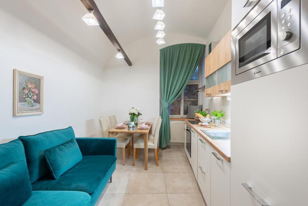 Rose Apartments / Romantic & Cozy / City Center Praag Buitenkant foto