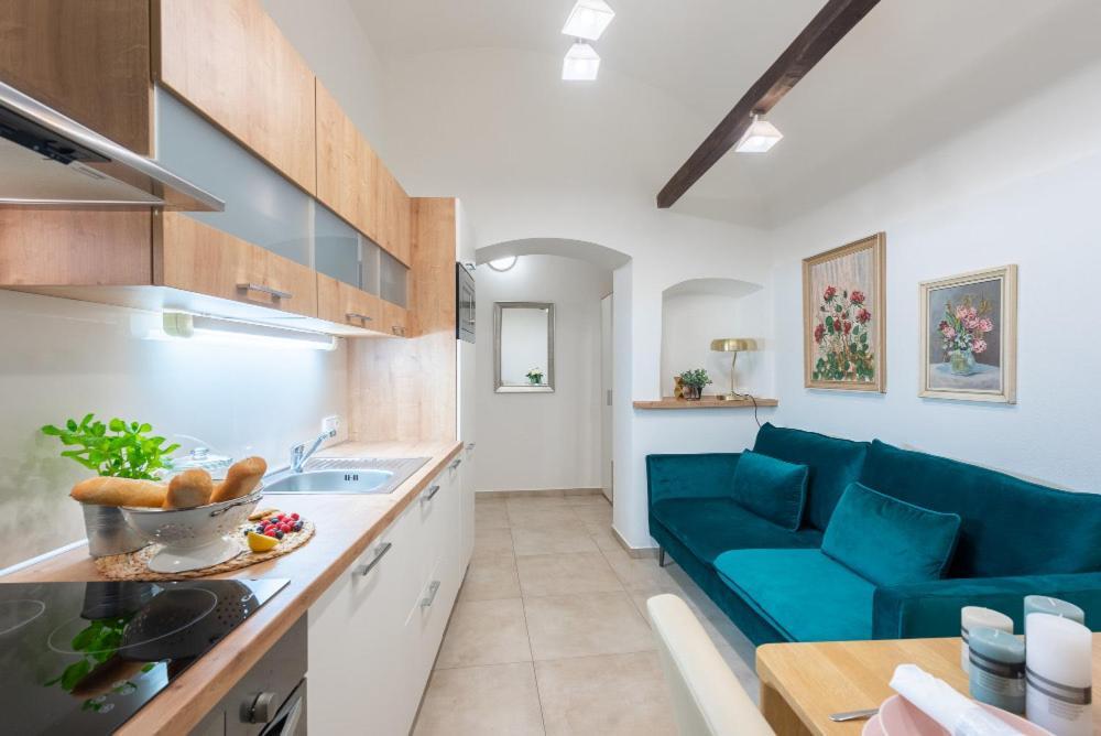 Rose Apartments / Romantic & Cozy / City Center Praag Buitenkant foto